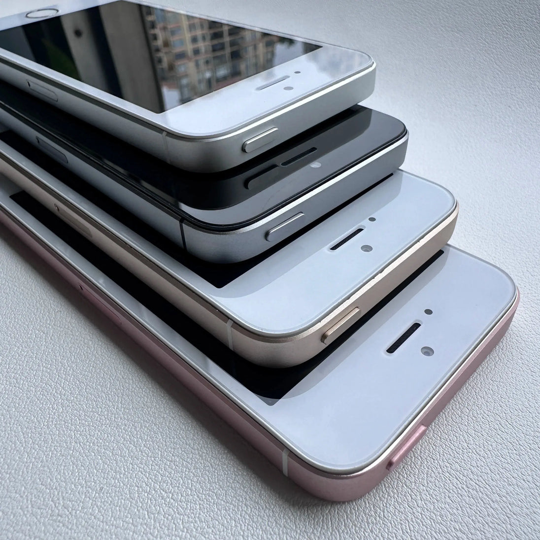 iPhone SE - Unlocked 4" Dual Core Mobile with Fingerprint & 12MP Camera Mobile shop